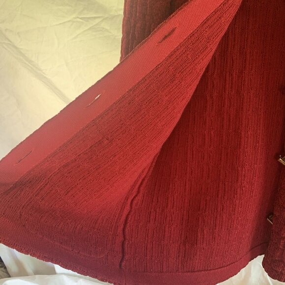 DEVERNOIS Red, Two Front Open Pockets w/ Gold Tone Rectangular Buttons Cardigan - Picture 7 of 11